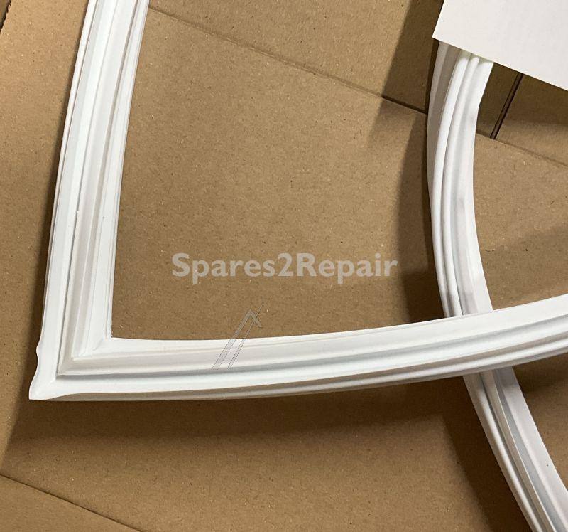 Magnetic Door Seal - 140219436023 Magnetic Seal White 7820 501 [Electrolux Aeg]